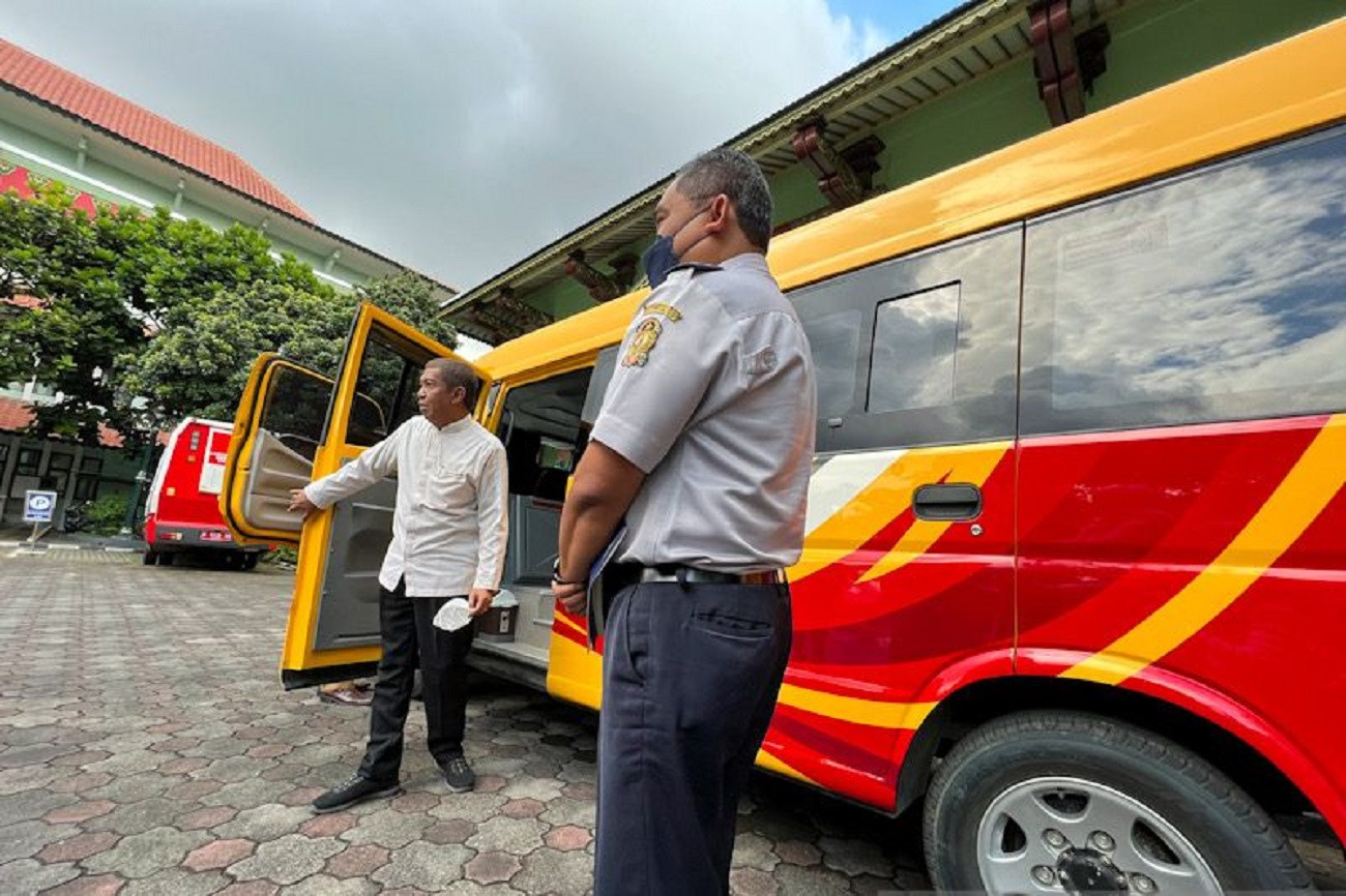 Pinjam Bus Sekolah Gratis - KibrisPDR