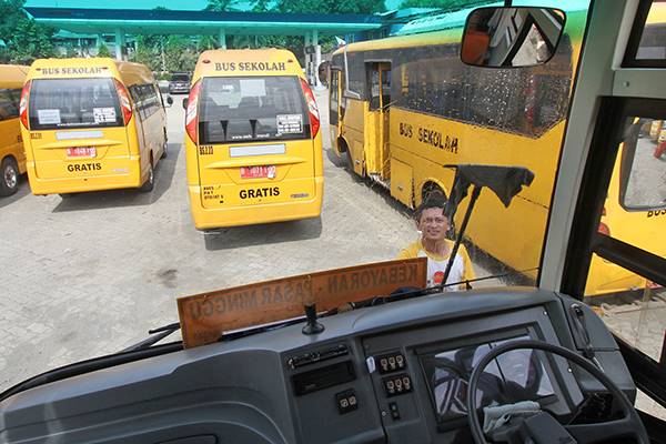 Detail Pinjam Bus Sekolah Gratis Nomer 14