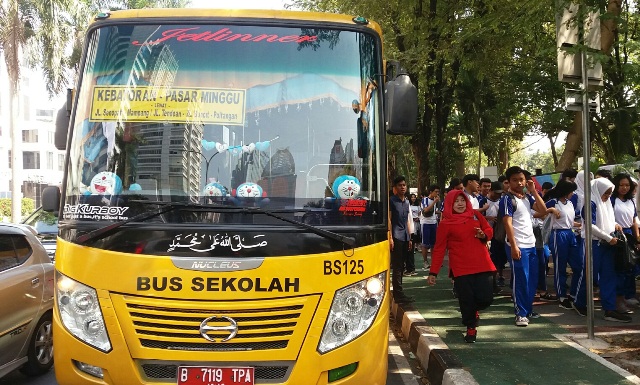 Detail Pinjam Bus Sekolah Gratis Nomer 24