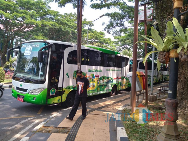 Detail Pinjam Bus Sekolah Gratis Nomer 48