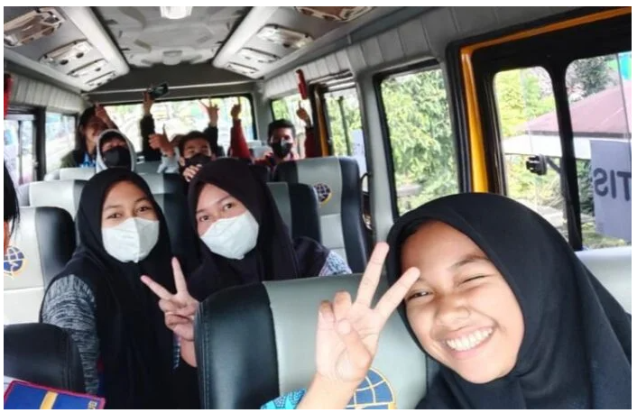 Detail Pinjam Bus Sekolah Gratis Nomer 8