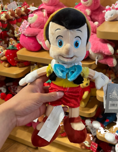 Detail Pinocchio Doll Disney Store Nomer 2