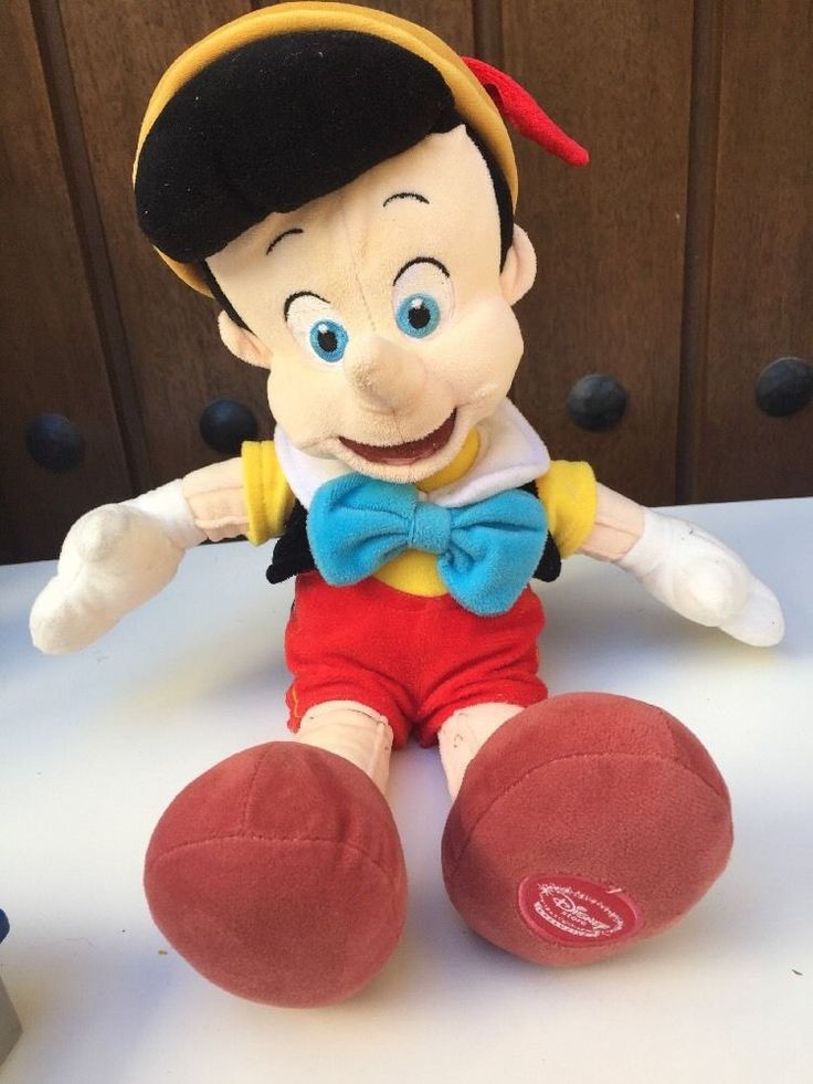 Detail Pinocchio Doll Disney Store Nomer 7