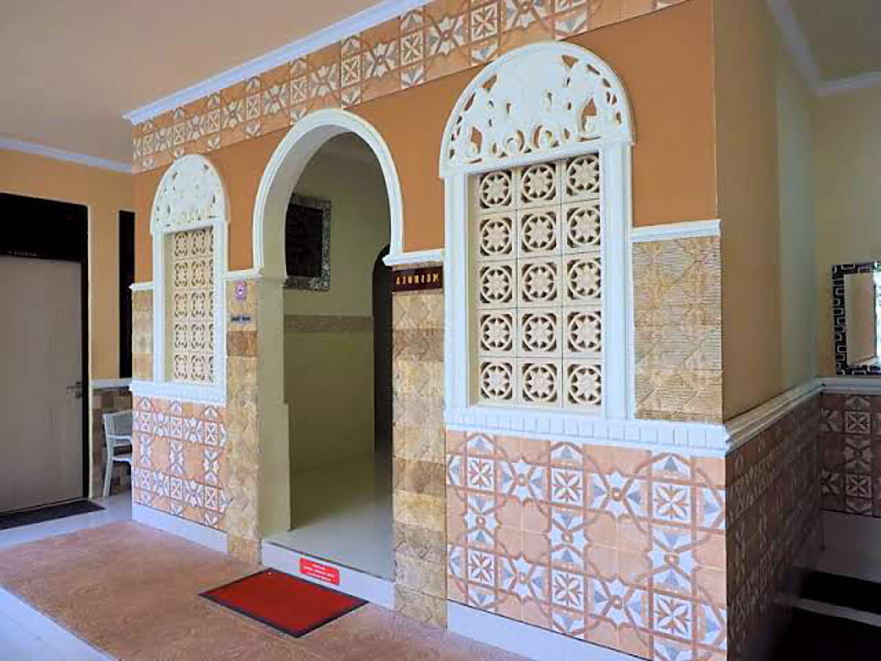 Detail Pintu Mushola Dalam Rumah Nomer 7