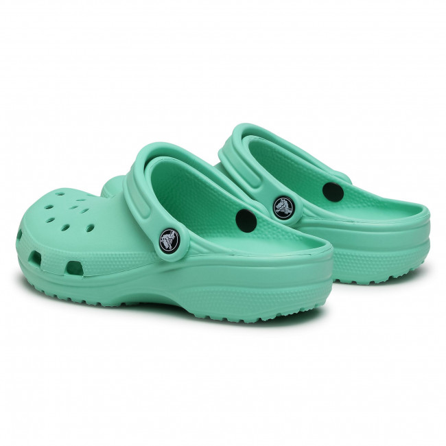 Detail Pistachio Color Crocs Nomer 16