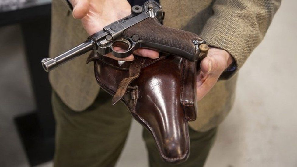 Detail Pistol Images Nomer 29