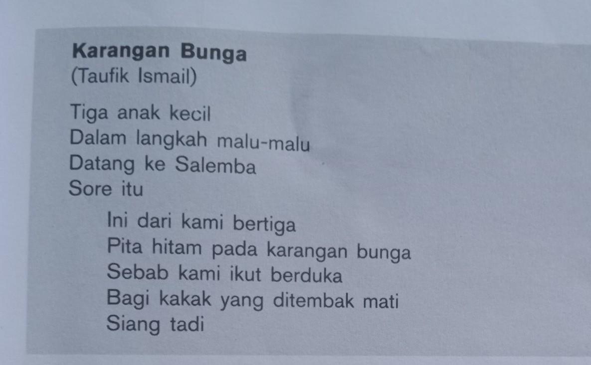 Detail Pita Hitam Pada Karangan Bunga Nomer 6