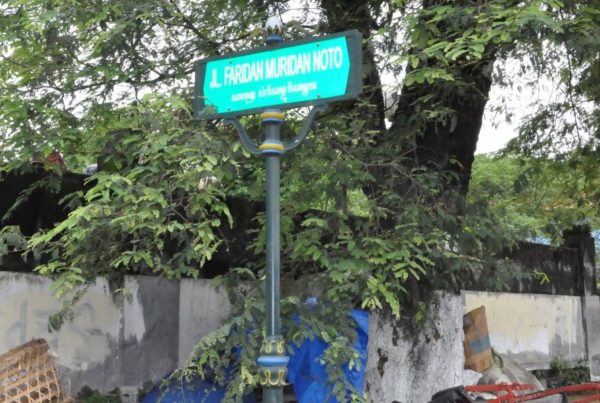 Detail Plang Jalan Dari Kayu Nomer 25