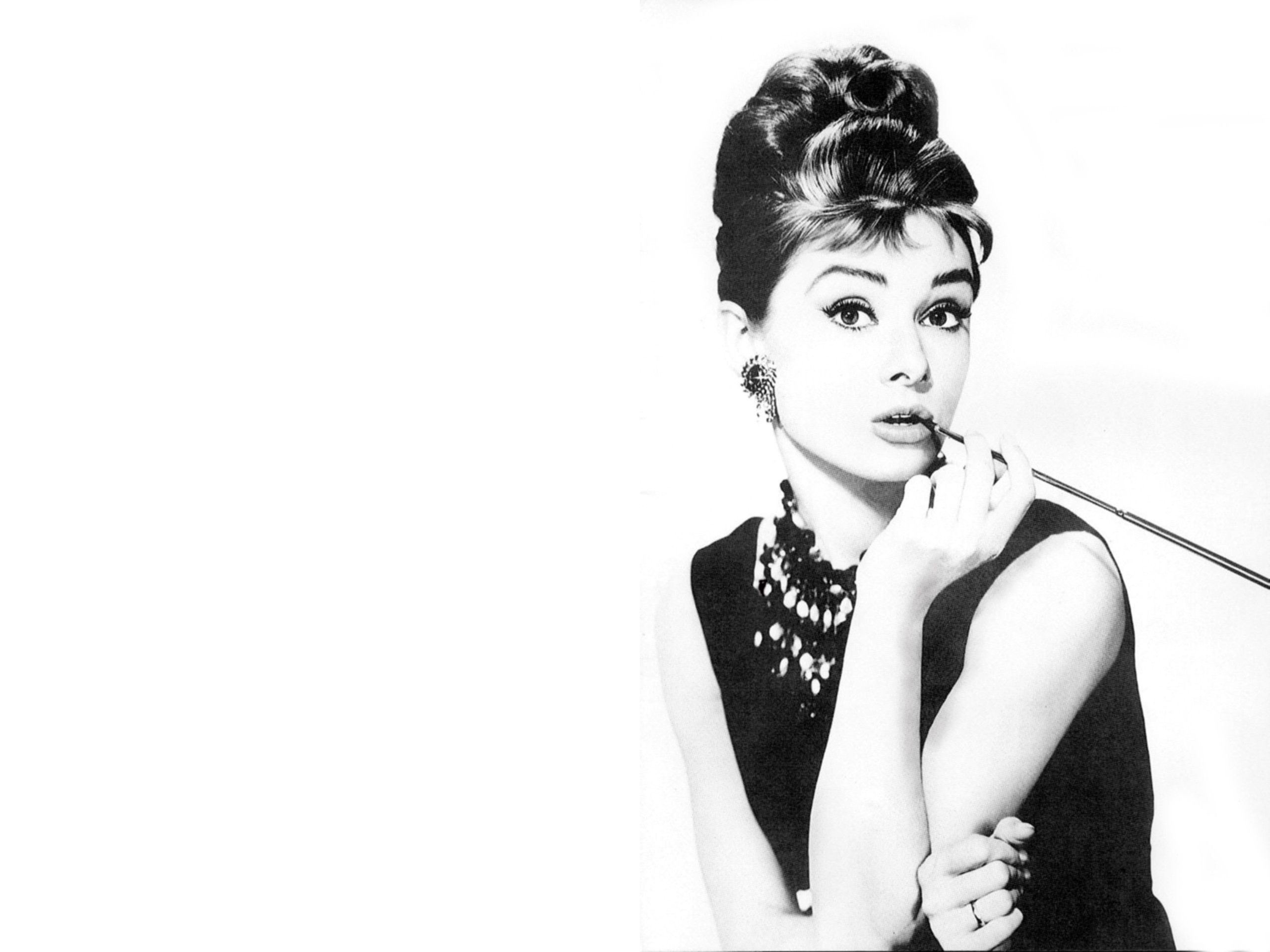 Audrey Hepburn Wallpaper - KibrisPDR