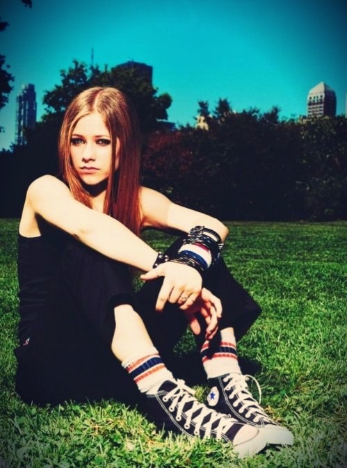 Detail Avril Lavigne Converse Nomer 16