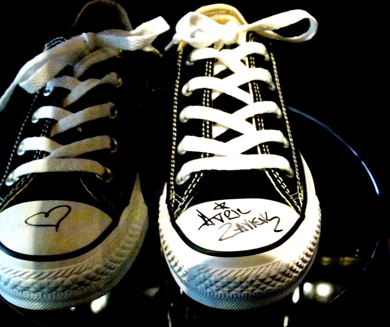Detail Avril Lavigne Converse Nomer 44