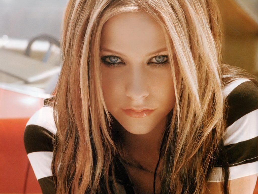 Detail Avril Lavigne Download Nomer 35
