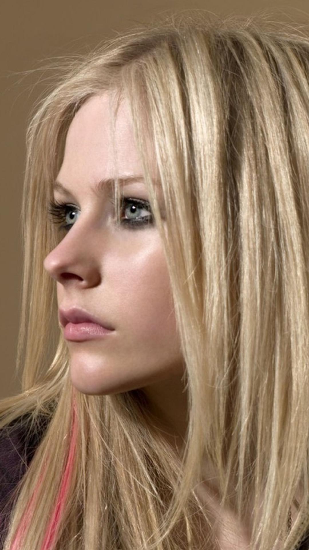 Detail Avril Lavigne Hd Nomer 13