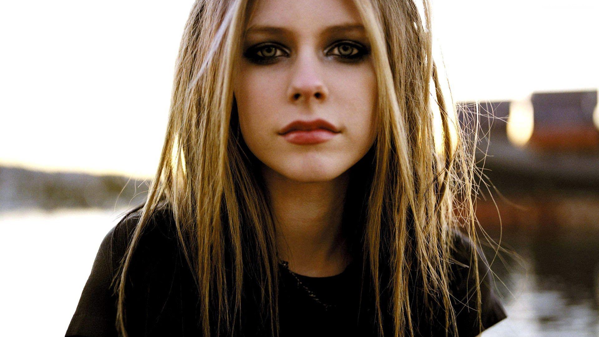 Detail Avril Lavigne Hd Nomer 14