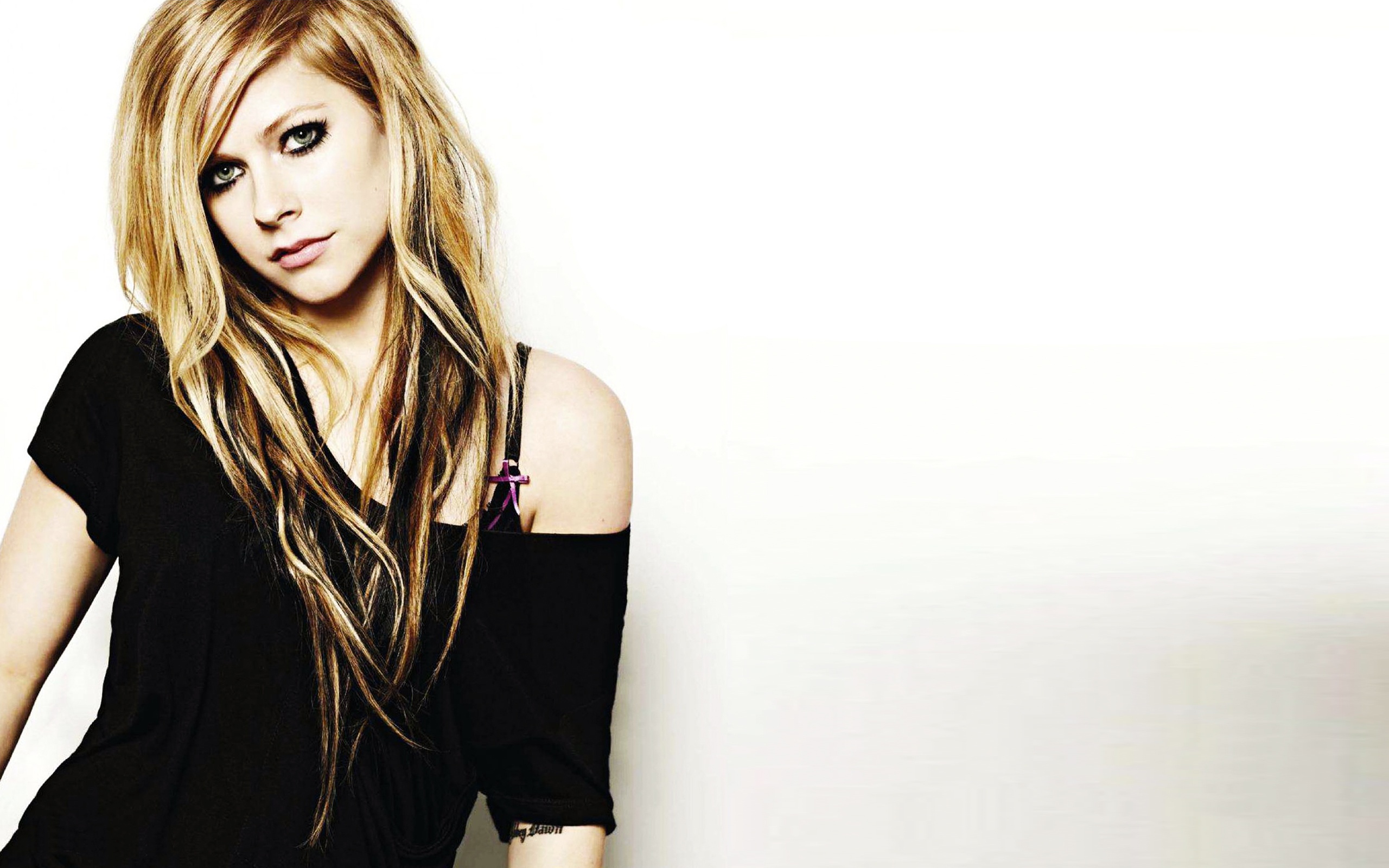 Detail Avril Lavigne Hd Nomer 18