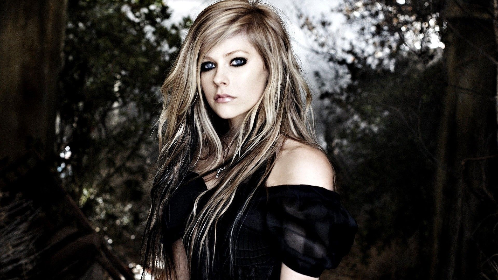 Detail Avril Lavigne Hd Nomer 5