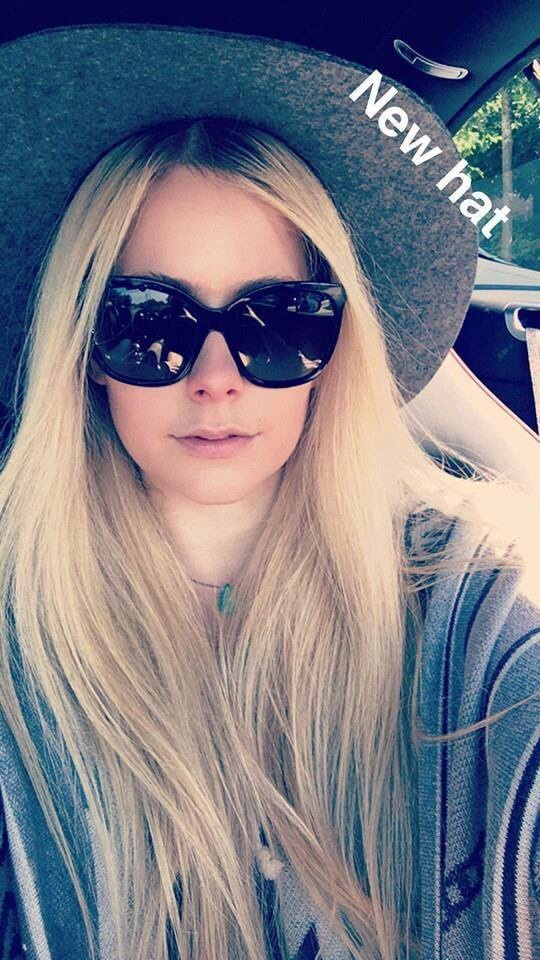 Detail Avril Lavigne Snapchat Nomer 17