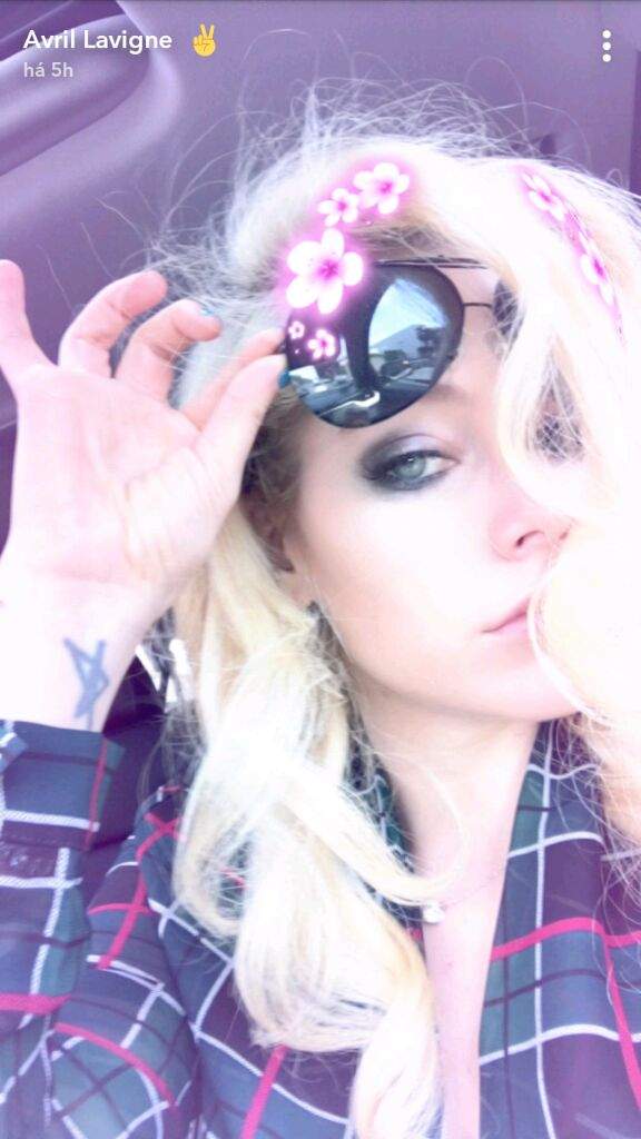 Detail Avril Lavigne Snapchat Nomer 43