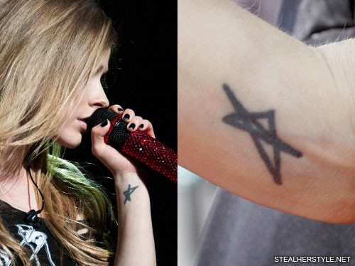 Detail Avril Lavigne Star Tattoo Nomer 2