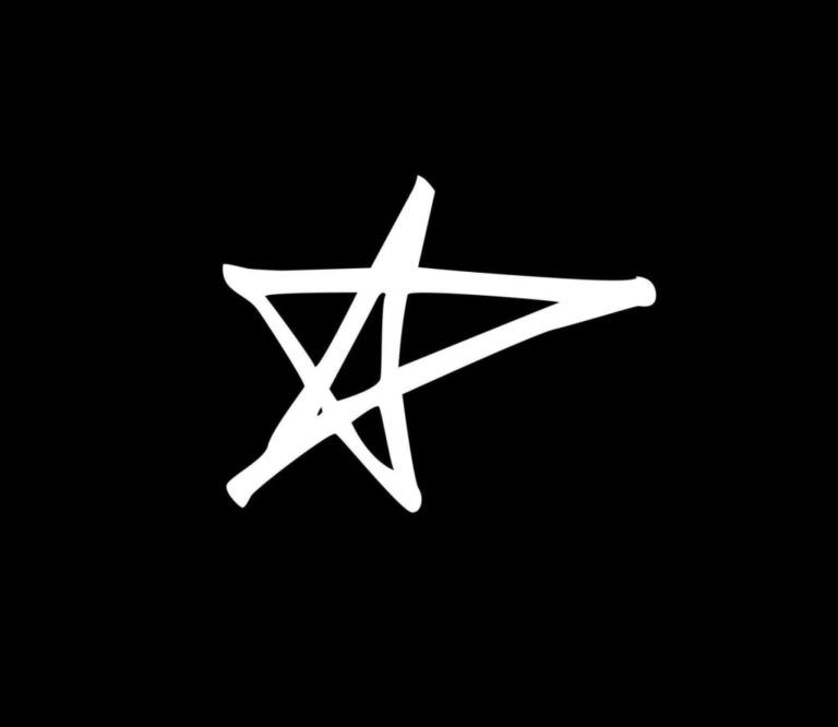 Detail Avril Lavigne Star Tattoo Nomer 11