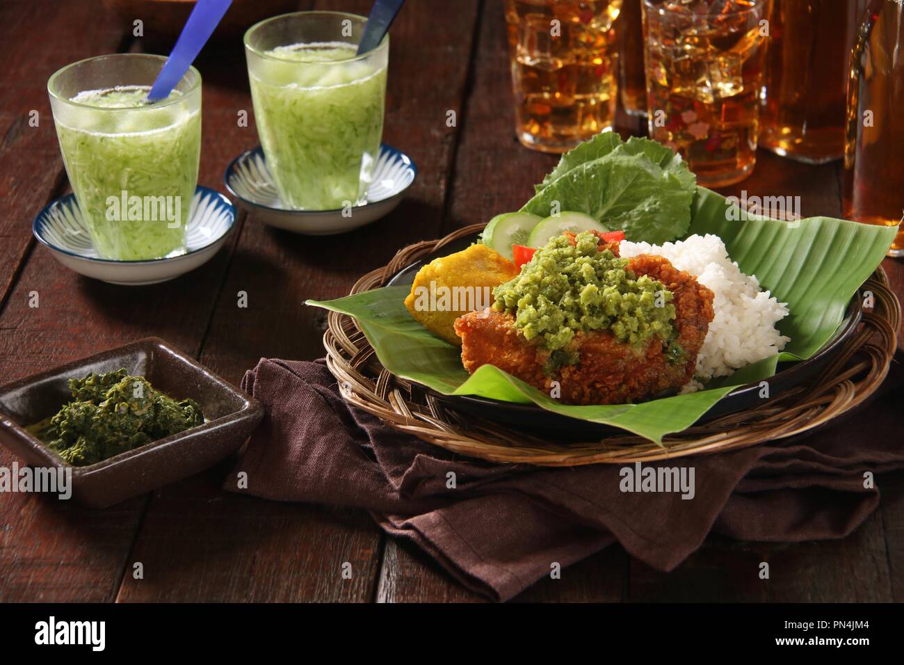 Detail Ayam Geprek Sambal Ijo Png Nomer 30