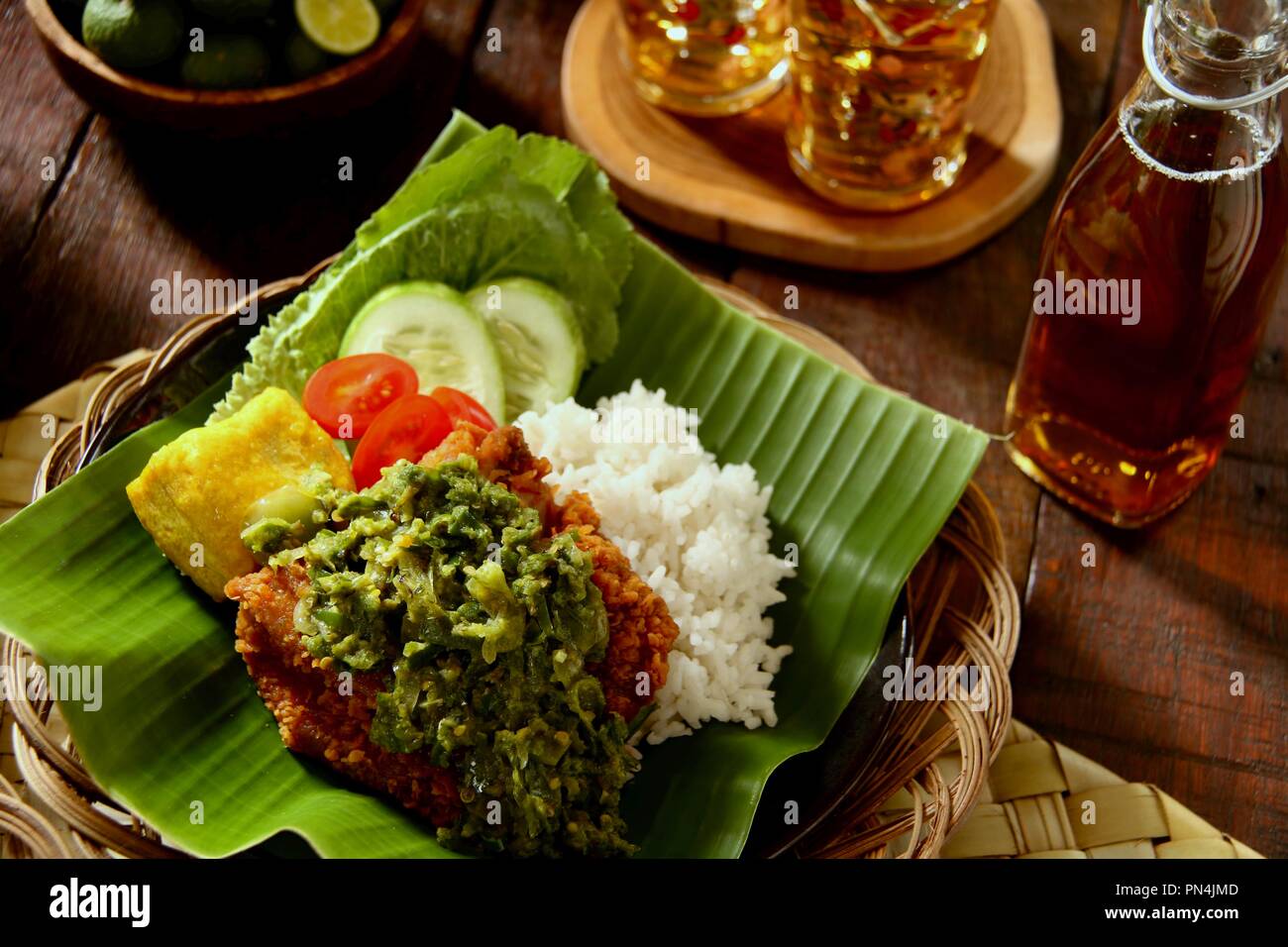Detail Ayam Geprek Sambal Ijo Png Nomer 49