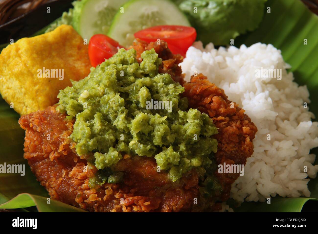 Detail Ayam Geprek Sambal Ijo Png Nomer 9