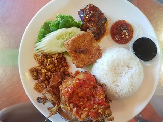Detail Ayam Penyet Surabaya Di Medan Nomer 32