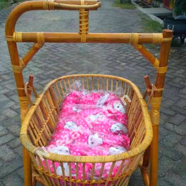 Detail Ayunan Bayi Kayu Nomer 9