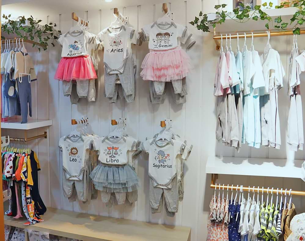 Detail Baby Shop Desain Toko Baju Anak Minimalis Nomer 6