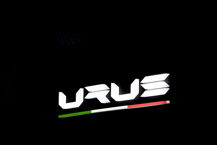Detail Urus Logo Nomer 3