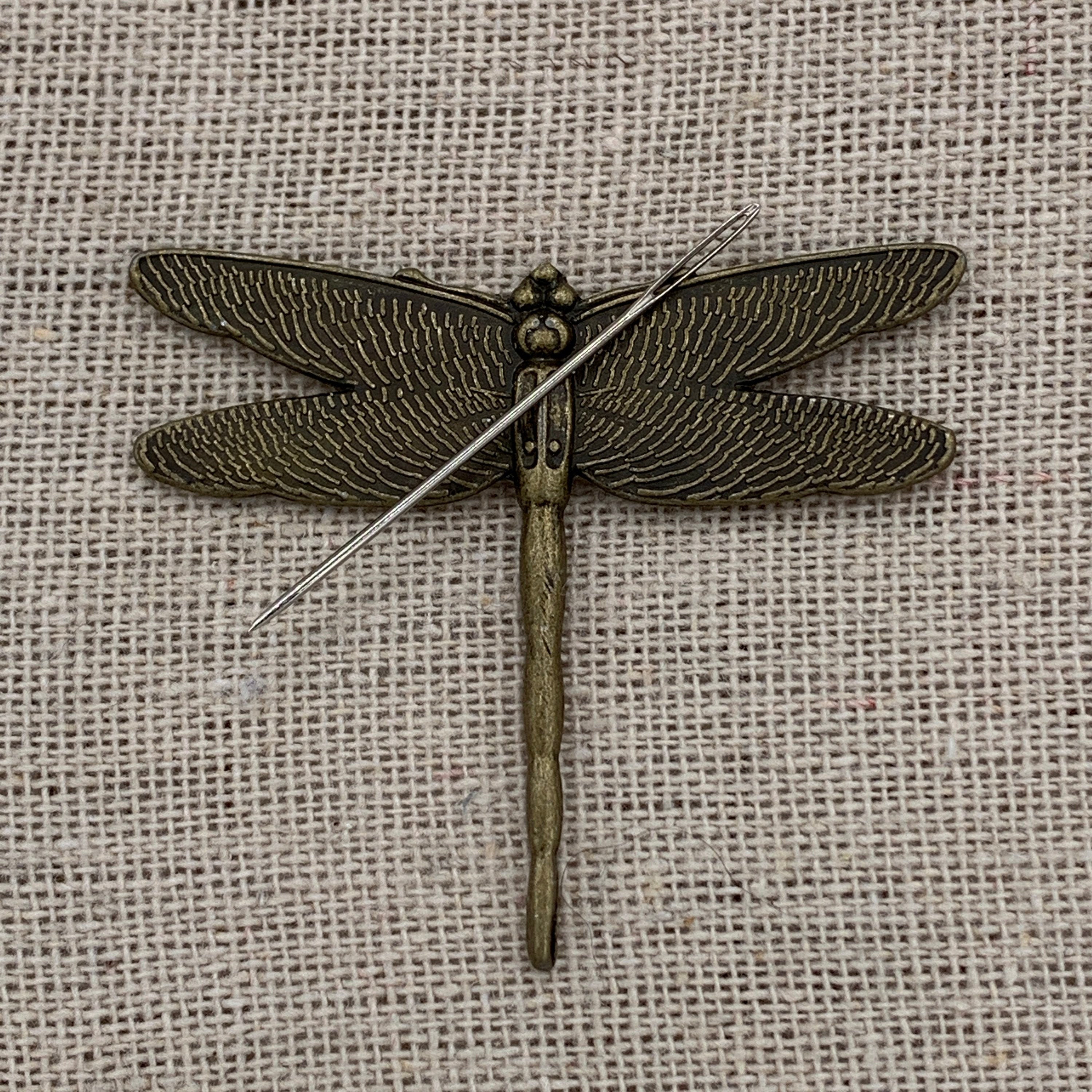 Detail Diamond Needle Bug Vs Dragonfly Nomer 45