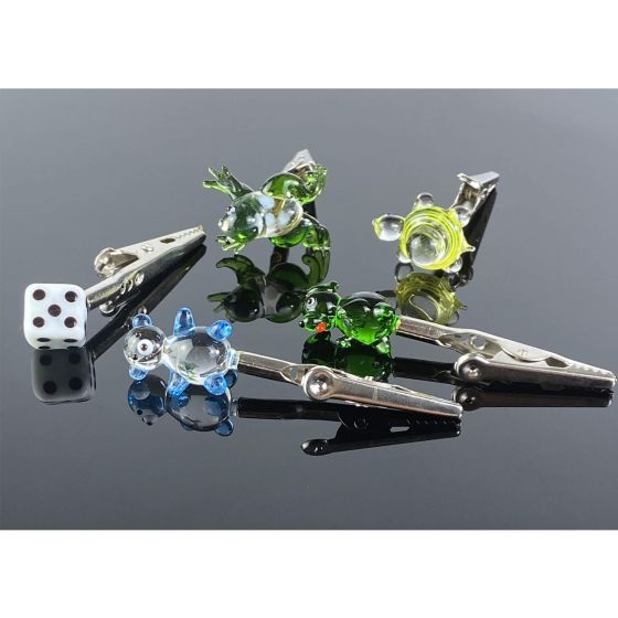 Detail Dice Roach Clip Nomer 50