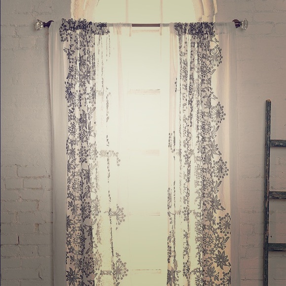 Detail Plum Bow Curtains Nomer 25