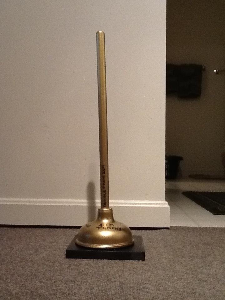 Detail Plunger Trophy Nomer 6