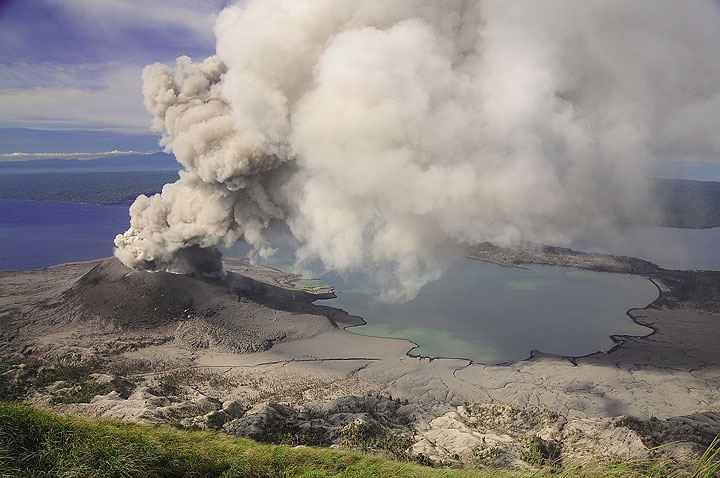 Detail Png Volcano Eruption Nomer 38