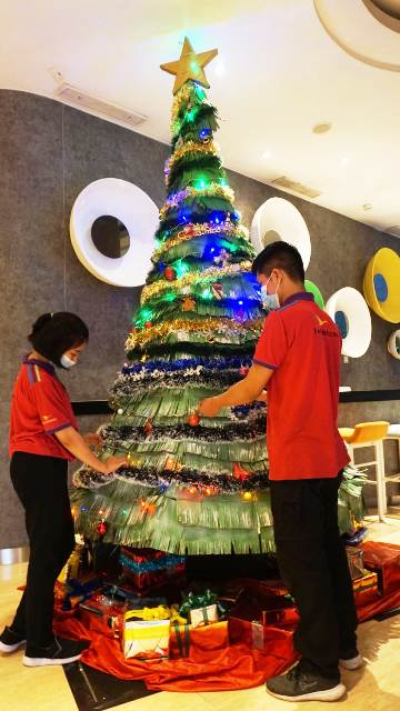 Detail Pohon Natal Dari Kardus Nomer 16