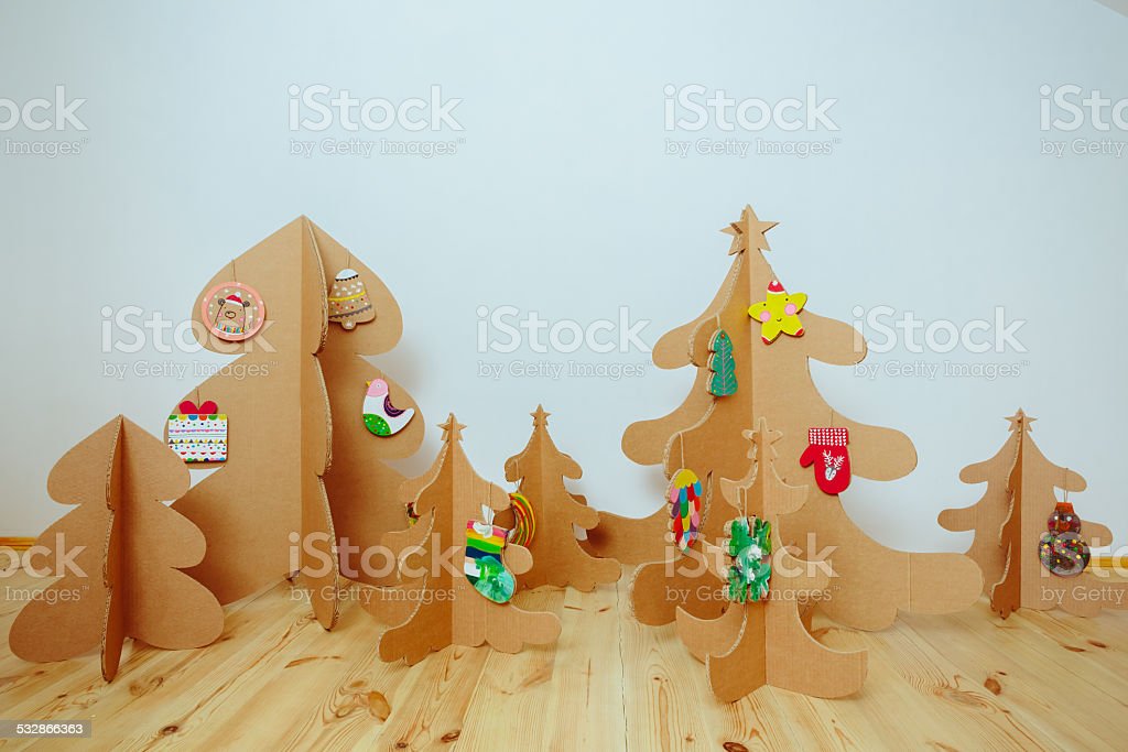 Detail Pohon Natal Dari Kardus Nomer 29