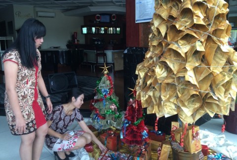 Detail Pohon Natal Dari Kertas Koran Nomer 7