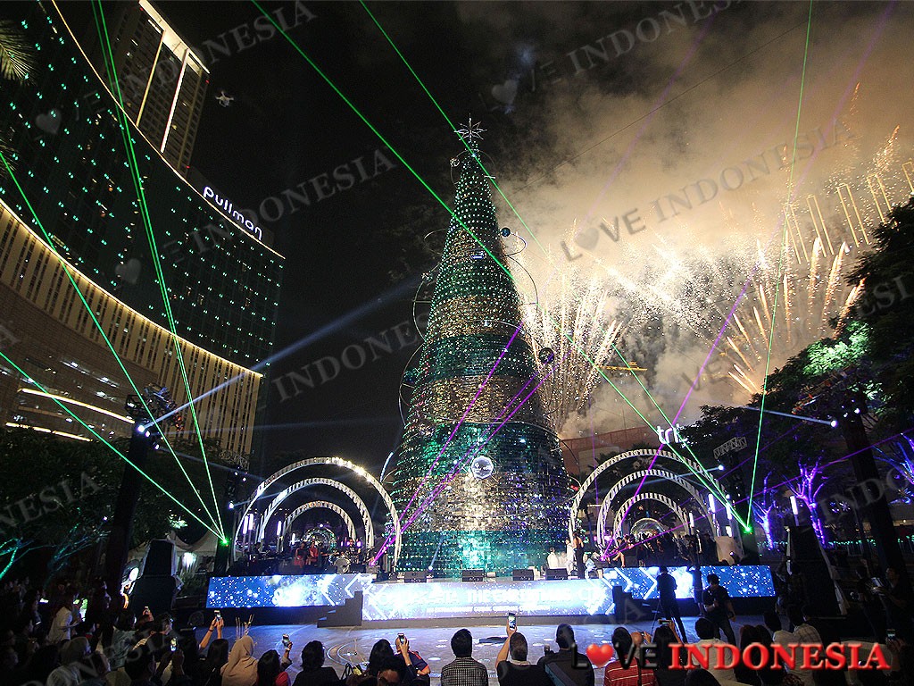 Detail Pohon Natal Hd Nomer 43