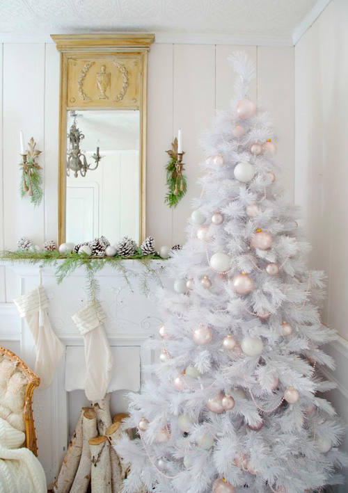 Detail Pohon Natal Putih Nomer 10
