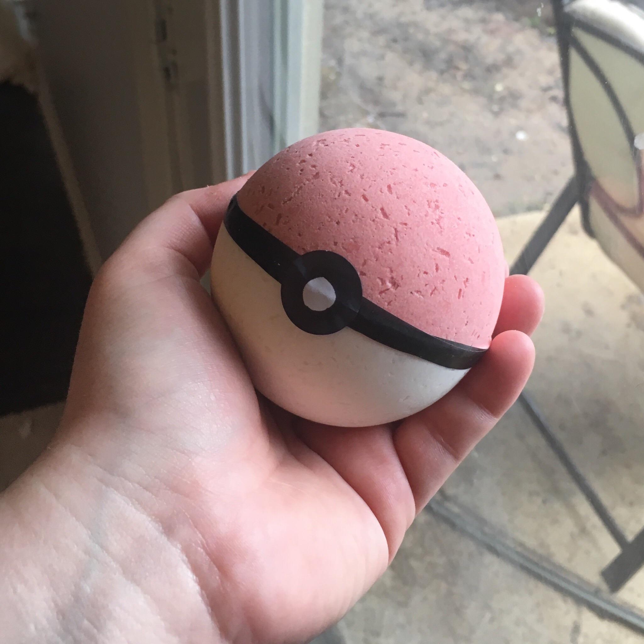 Detail Pokeball Bath Bomb Nomer 14