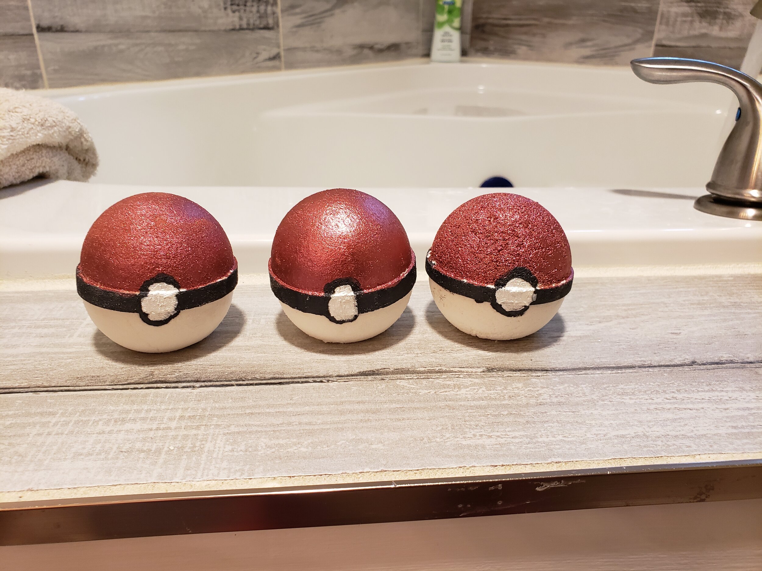 Detail Pokeball Bath Bomb Nomer 40