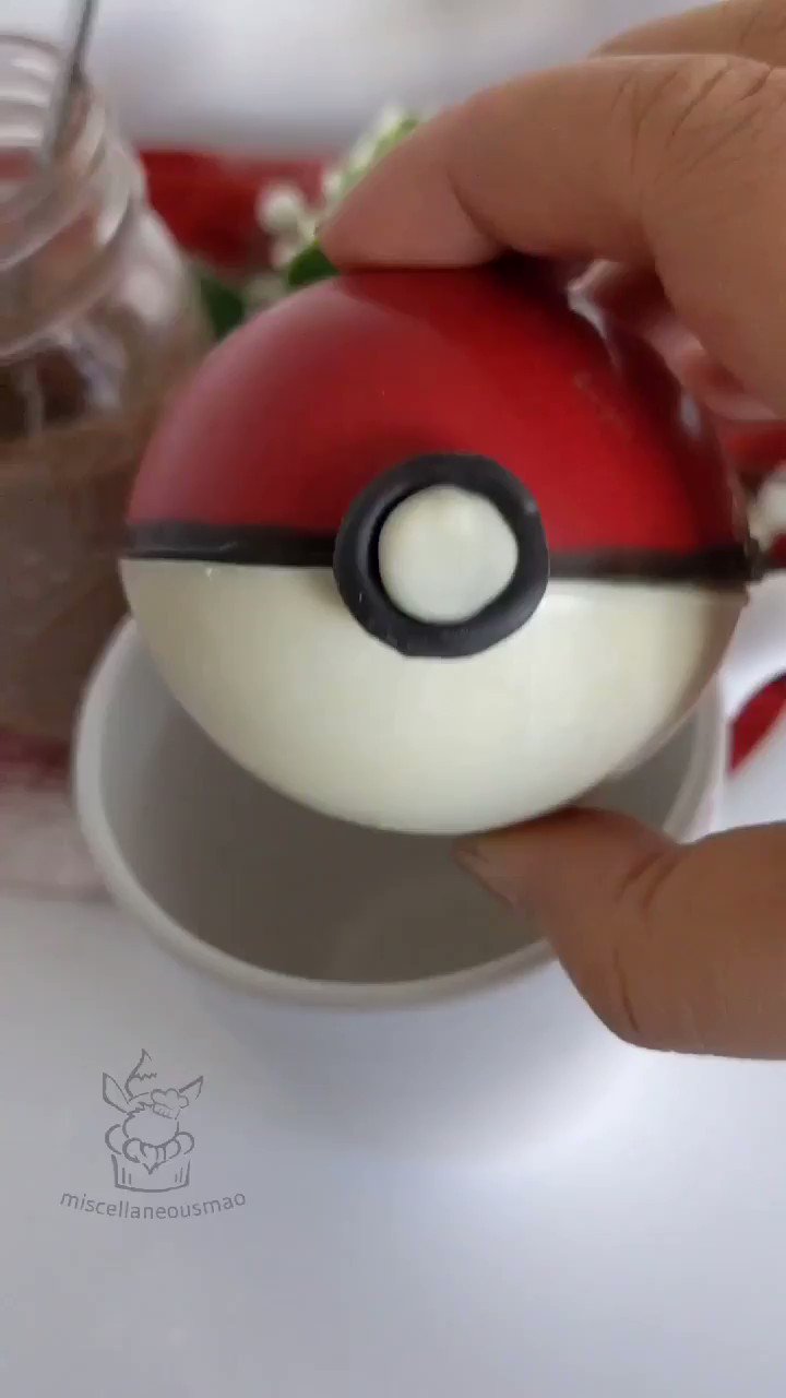 Detail Pokeball Hot Chocolate Bomb Nomer 25