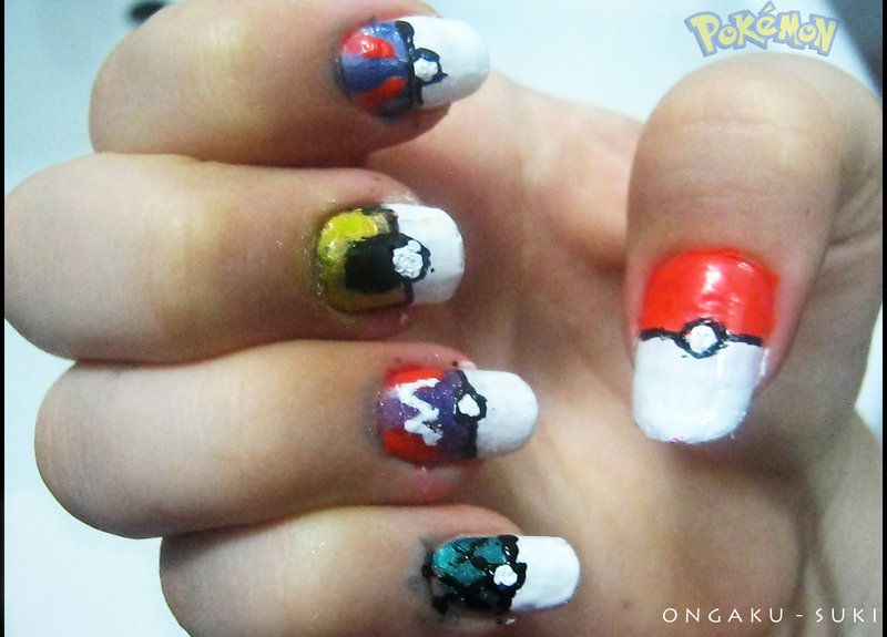 Detail Pokeball Nail Art Nomer 39