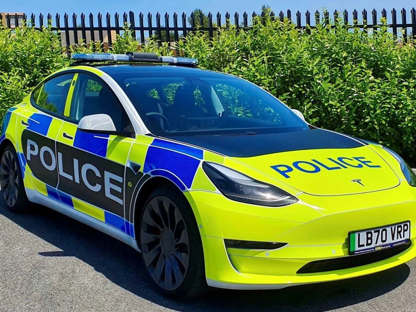 Detail Police Car Image Nomer 33