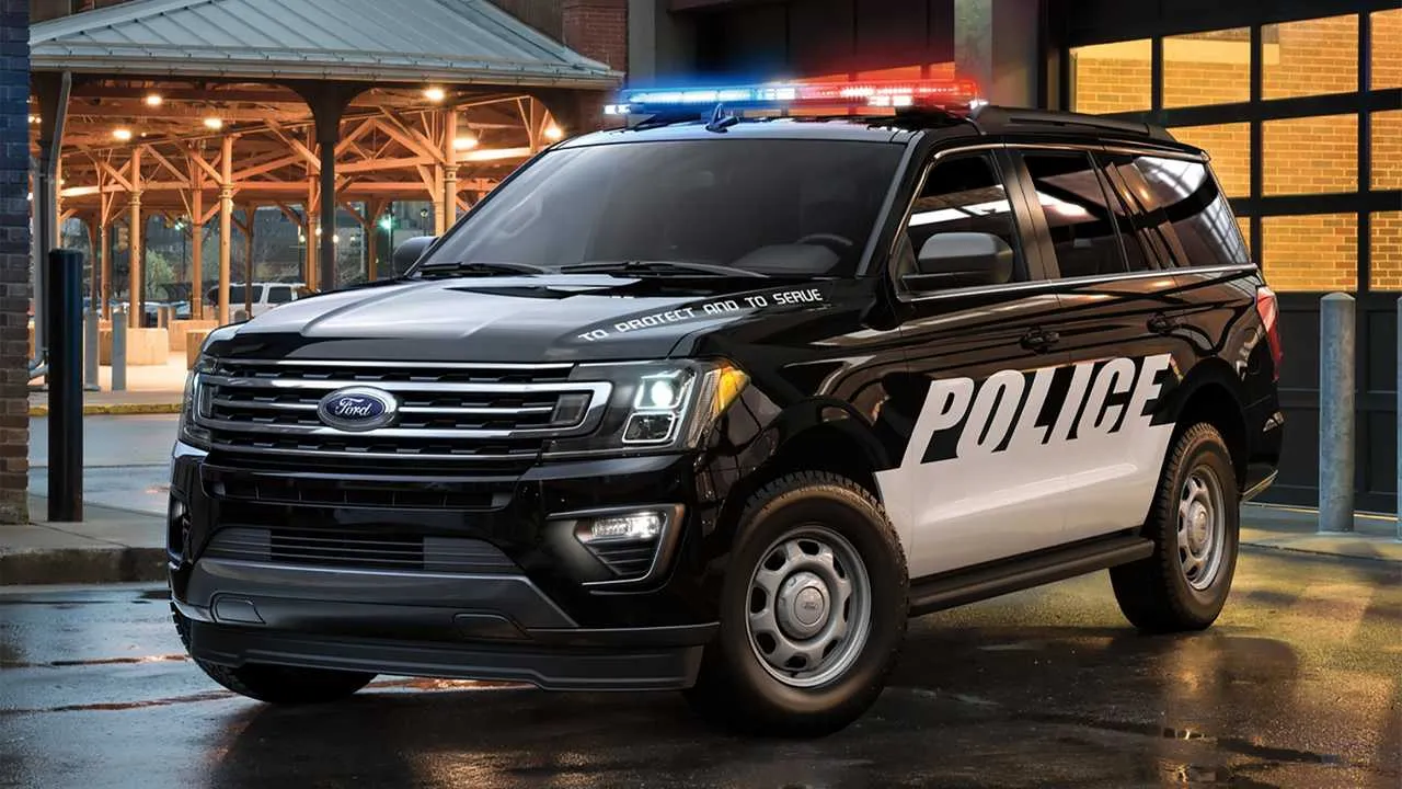 Detail Police Car Image Nomer 49
