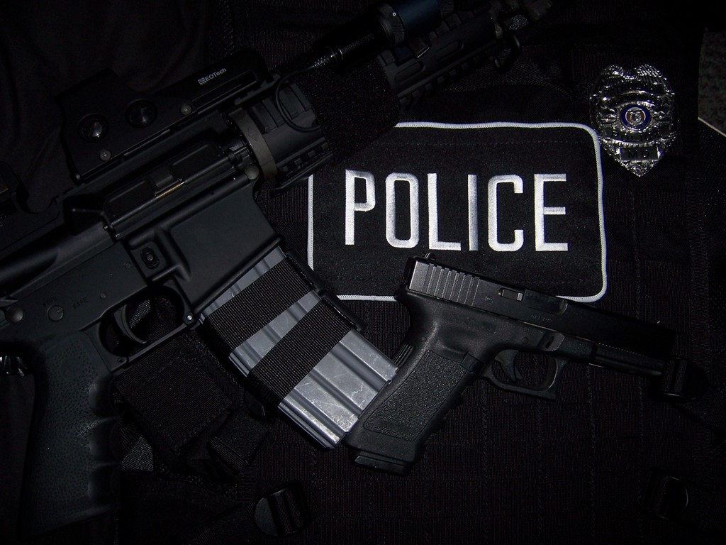 Detail Police Logo Wallpaper Nomer 40