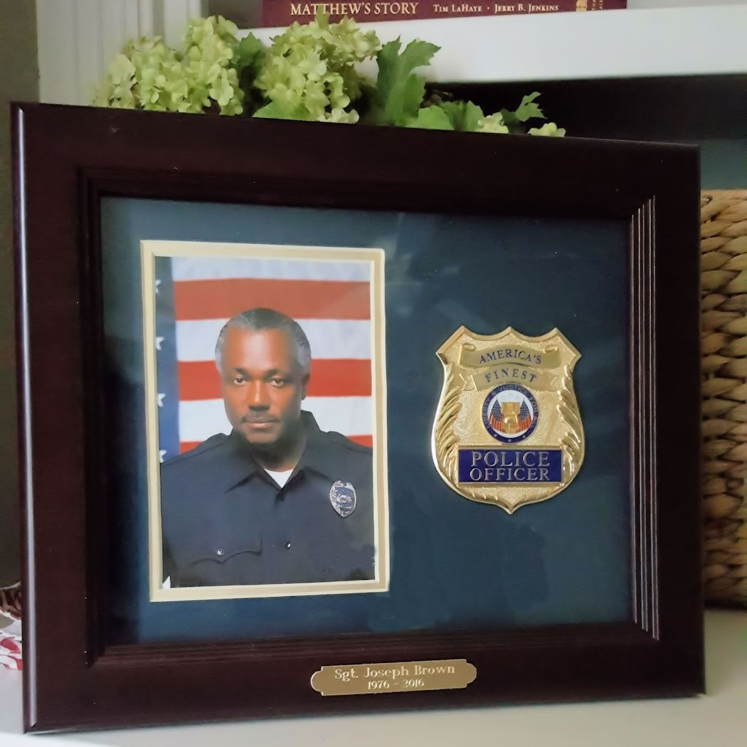 Detail Police Officer Picture Frames Nomer 9