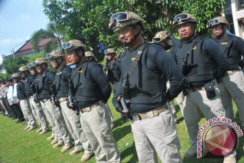 Detail Polisi Menangkap Penjahat Nomer 45